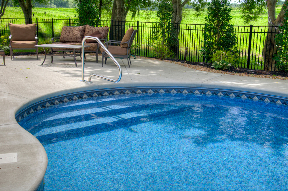 steps to building a vinyl pool